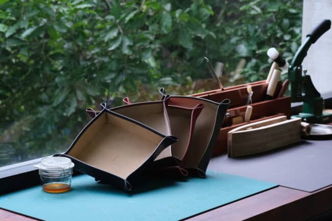 handmade-leather-valet-tray-12