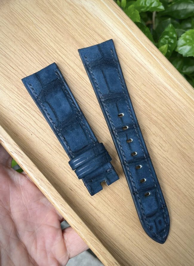 Patina Nubuck Alligator (Curved) Strap