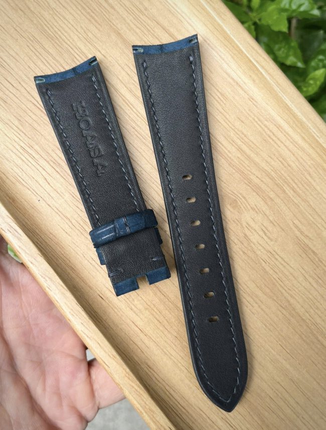 Patina Nubuck Alligator (Curved) Strap1