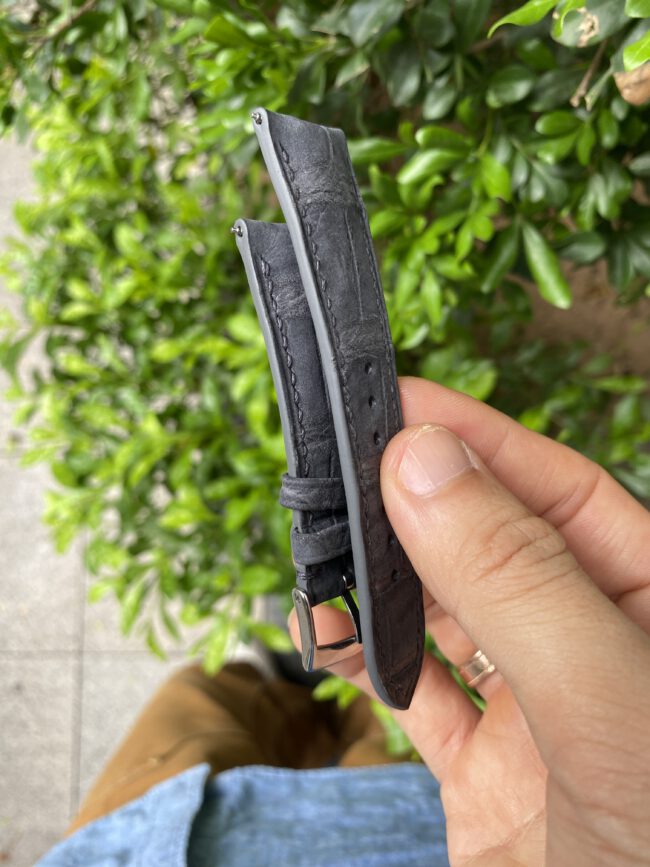 Grey Nubuck Alligator (Curved) Strap1