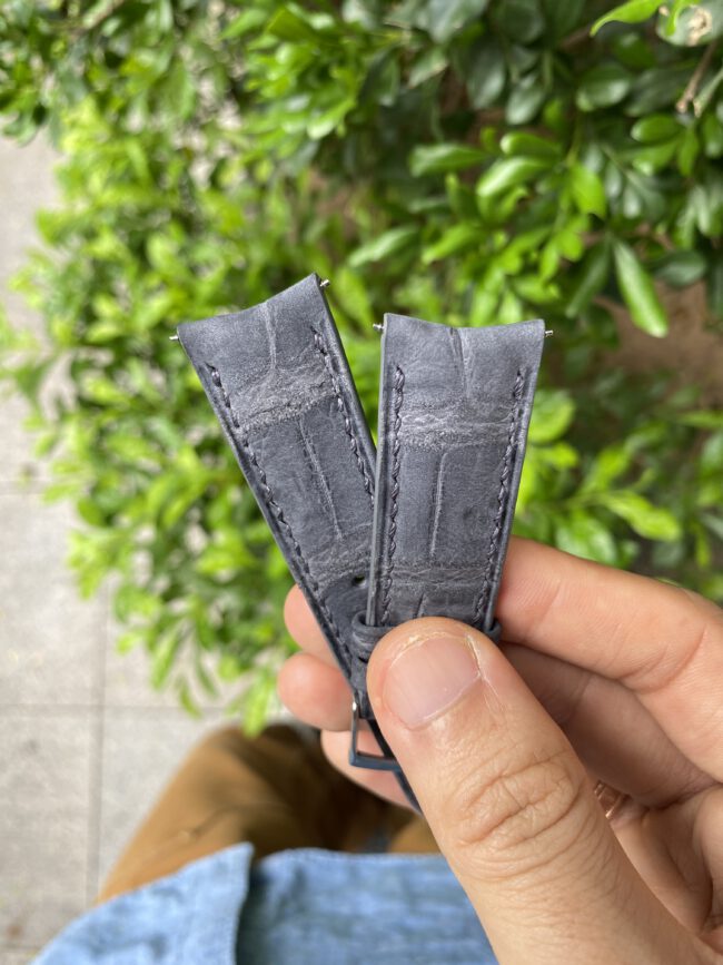 Grey Nubuck Alligator (Curved) Strap5